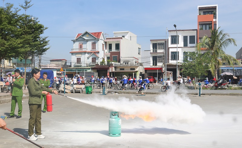 Công an xã An Trường tổ chức hội nghị tuyên truyền, tập huấn kiến thức pháp luật về PCCC và CNCH năm 2025